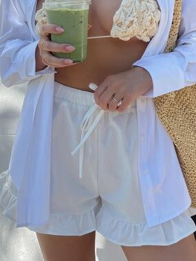 White 100% cotton ruffle short and tank set